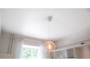 Монтаж потолка на кухне 10 м2 с использованием пленки VIPCEILING серии MONLANGE M9001 (3.25)