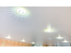 Монтаж потолка в спальне 21 м2 с использованием пленки VIPCEILING серии MONLANGE S9020 (2.15)