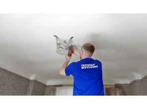 Монтаж потолка в гостиной 19 м2 с использованием пленки VIPCEILING серии MONLANGE M9001 (3.50)