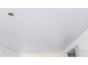 Монтаж потолка для зала 17 м2 с использованием пленки VIPCEILING серии MONLANGE S9020 (3.25)