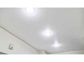 Монтаж потолка в коридоре 6 м2 с использованием пленки VIPCEILING серии MONLANGE M9001 (3.25)