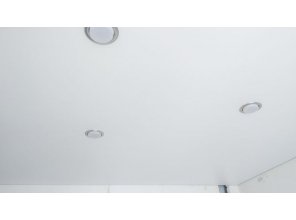 Монтаж потолка на кухне 8 м2 с использованием пленки VIPCEILING серии MONLANGE S9020 (3.25)