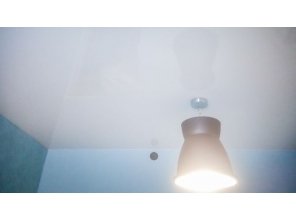 Монтаж потолка в спальне 12 м2 с использованием пленки VIPCEILING серии MONLANGE L9002 (3.50)