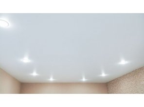 Монтаж потолка для зала 20 м2 с использованием пленки VIPCEILING серии MONLANGE M9001 (3.80)