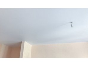 Монтаж потолка в гостиной 17 м2 с использованием пленки VIPCEILING серии MONLANGE M9001 (3.25)