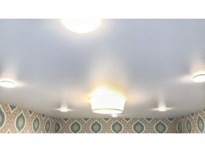 Монтаж потолка в гостиной 14 м2 с использованием пленки VIPCEILING серии MONLANGE M9001 (3.25)