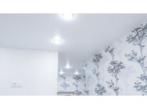 Монтаж потолка на кухне 14 м2 с использованием пленки VIPCEILING серии MONLANGE M9001 (3.80)