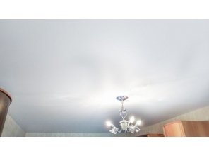 Монтаж потолка для зала 17 м2 с использованием пленки VIPCEILING серии MONLANGE M9001 (3.25)