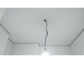 Монтаж потолка в ванной 4 м2 с использованием пленки VIPCEILING серии MONLANGE M9001 (2.15)