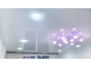 Монтаж потолка для зала 27 м2 с использованием пленки VIPCEILING серии MONLANGE L9001 (4.00)