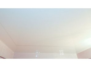 Монтаж потолка в ванной 4 м2 с использованием пленки VIPCEILING серии MONLANGE L9001 (2.60)