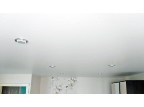 Монтаж потолка для зала 17 м2 с использованием пленки VIPCEILING серии MONLANGE S9020 (4.00)