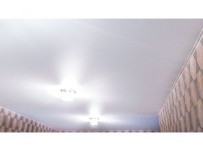 Монтаж потолка в прихожей 12 м2 с использованием пленки VIPCEILING серии MONLANGE M9001 (3.25)