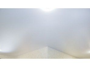 Монтаж потолка в коридоре 9 м2 с использованием пленки VIPCEILING серии MONLANGE M9001 (3.25)