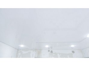 Монтаж потолка на кухне 9 м2 с использованием пленки VIPCEILING серии MONLANGE L9001 (2.60)