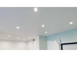Монтаж потолка в квартире 27 м2 с использованием пленки VIPCEILING серии MONLANGE M9001 (5.45)