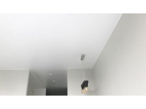 Монтаж потолка в квартире 24 м2 с использованием пленки VIPCEILING серии MONLANGE S9020 (3.80)