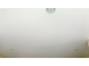 Монтаж потолка в гостиной 18 м2 с использованием пленки VIPCEILING серии MONLANGE M9001 (3.25)