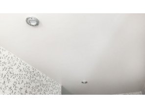 Монтаж потолка в квартире 19 м2 с использованием пленки VIPCEILING серии MONLANGE M9102 (3.50)