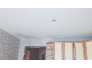 Монтаж потолка на кухне 8 м2 с использованием пленки VIPCEILING серии MONLANGE M9001 (3.25)