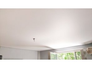 Монтаж потолка в спальне 11 м2 с использованием пленки VIPCEILING серии MONLANGE M9001 (3.50)