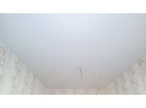 Монтаж потолка на кухне 14 м2 с использованием пленки VIPCEILING серии MONLANGE M9001 (2.60)