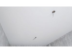 Монтаж потолка в спальне 11 м2 с использованием пленки VIPCEILING серии MONLANGE M9001 (3.25)