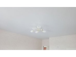 Монтаж потолка на кухне 13 м2 с использованием пленки VIPCEILING серии MONLANGE M9001 (3.50)