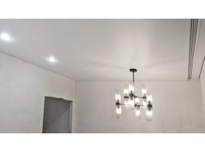 Монтаж потолка на кухне 10 м2 с использованием пленки VIPCEILING серии MONLANGE S9020 (3.25)