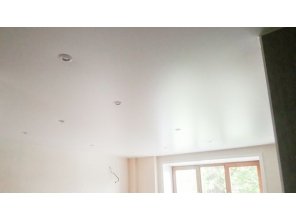 Монтаж потолка в квартире 35 м2 с использованием пленки VIPCEILING серии MONLANGE S9020 (5.45)