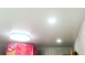 Монтаж потолка в гостиной 19 м2 с использованием пленки VIPCEILING серии MONLANGE S9020 (3.80)