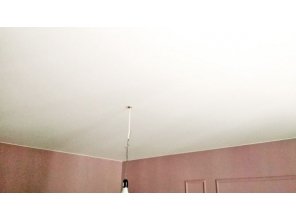 Монтаж потолка в спальне 12 м2 с использованием пленки VIPCEILING серии MONLANGE M9001 (3.25)