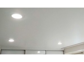 Монтаж потолка в спальне 16 м2 с использованием пленки VIPCEILING серии MONLANGE S9020 (3.25)