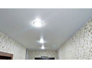 Монтаж потолка в коридоре 6 м2 с использованием пленки VIPCEILING серии MONLANGE M9001 (2.15)