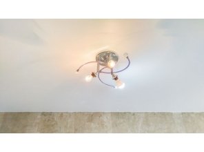 Монтаж потолка в спальне 16 м2 с использованием пленки VIPCEILING серии MONLANGE M9001 (3.25)