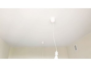 Монтаж потолка на кухне 11 м2 с использованием пленки VIPCEILING серии MONLANGE M9001 (3.50)