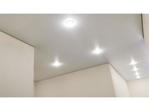 Монтаж потолка в квартире 31 м2 с использованием пленки VIPCEILING серии MONLANGE S9020 (5.40)