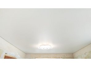 Монтаж потолка в спальне 10 м2 с использованием пленки VIPCEILING серии MONLANGE S9020 (2.60)