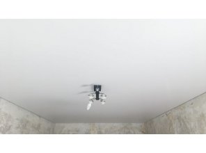 Монтаж потолка в спальне 14 м2 с использованием пленки VIPCEILING серии MONLANGE S9020 (2.60)