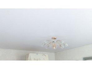 Монтаж потолка для зала 18 м2 с использованием пленки VIPCEILING серии MONLANGE M9001 (3.25)