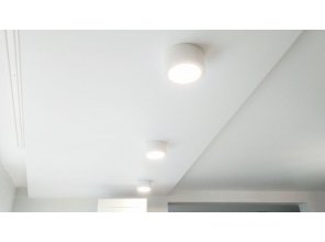 Монтаж потолка в квартире 22 м2 с использованием пленки VIPCEILING серии MONLANGE M9001 (4.35)