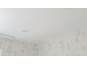 Монтаж потолка на кухне 9 м2 с использованием пленки VIPCEILING серии MONLANGE S9020 (3.25)