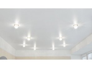 Монтаж потолка в квартире 16 м2 с использованием пленки VIPCEILING серии MONLANGE S9020 (2.60)