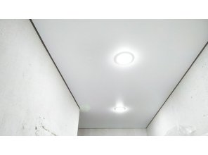 Монтаж потолка в коридоре 3 м2 с использованием пленки VIPCEILING серии MONLANGE M9001 (2.15)