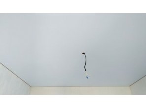 Монтаж потолка в спальне 9 м2 с использованием пленки VIPCEILING серии MONLANGE M9001 (2.60)