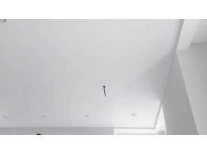 Монтаж потолка на кухне 12 м2 с использованием пленки VIPCEILING серии MONLANGE M9001 (3.50)