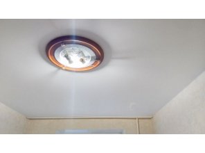 Монтаж потолка в спальне 12 м2 с использованием пленки VIPCEILING серии MONLANGE M9001 (2.60)