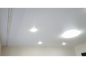 Монтаж потолка для зала 17 м2 с использованием пленки VIPCEILING серии MONLANGE M9001 (4.00)