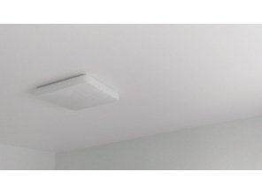 Монтаж потолка в спальне 9 м2 с использованием пленки VIPCEILING серии MONLANGE M9001 (3.25)