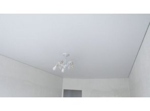 Монтаж потолка в спальне 18 м2 с использованием пленки VIPCEILING серии MONLANGE S9020 (3.50)